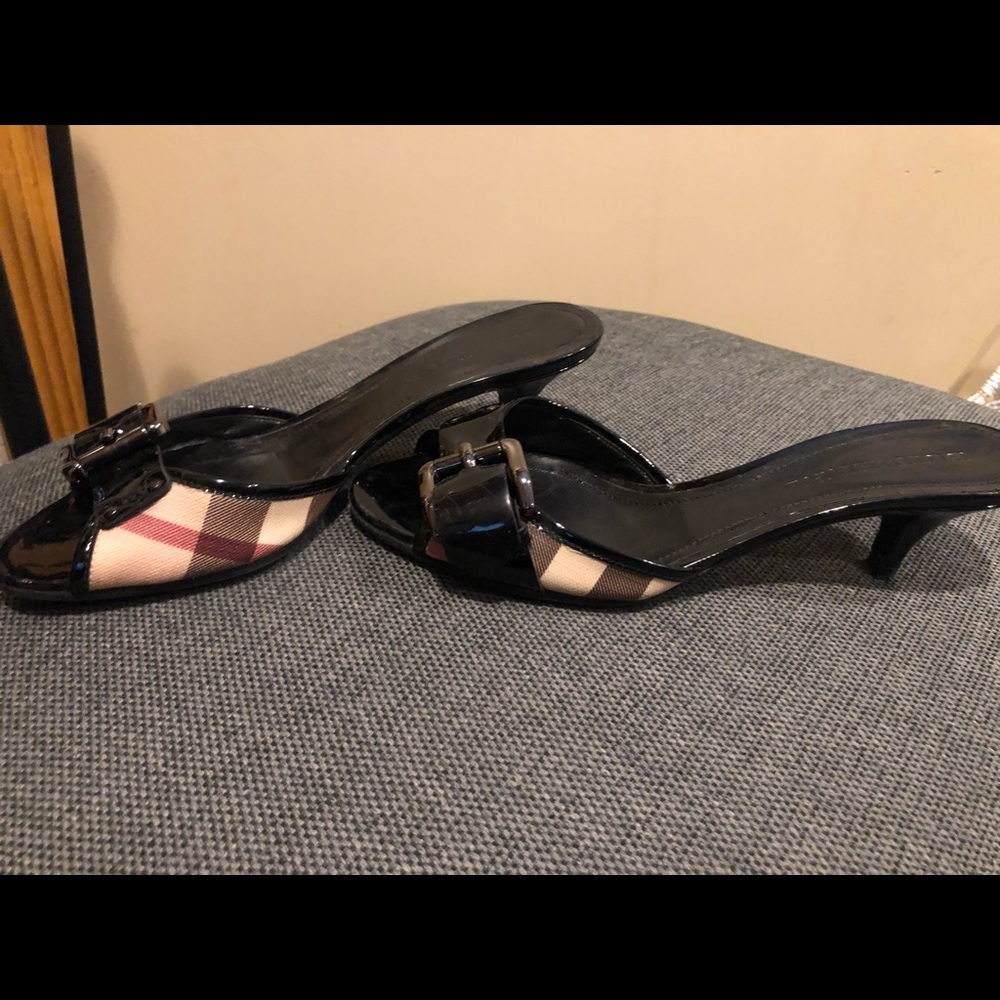 Burberry slides